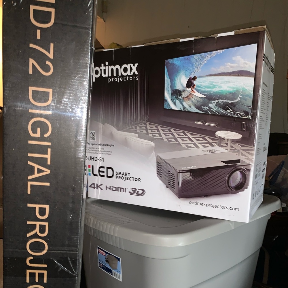 Optimax projector
